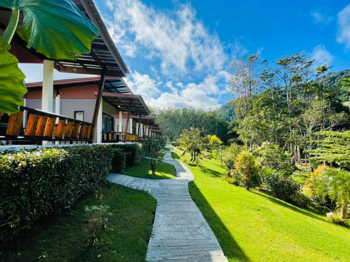 Phurin Thara Resort Koh Lanta Exterior foto
