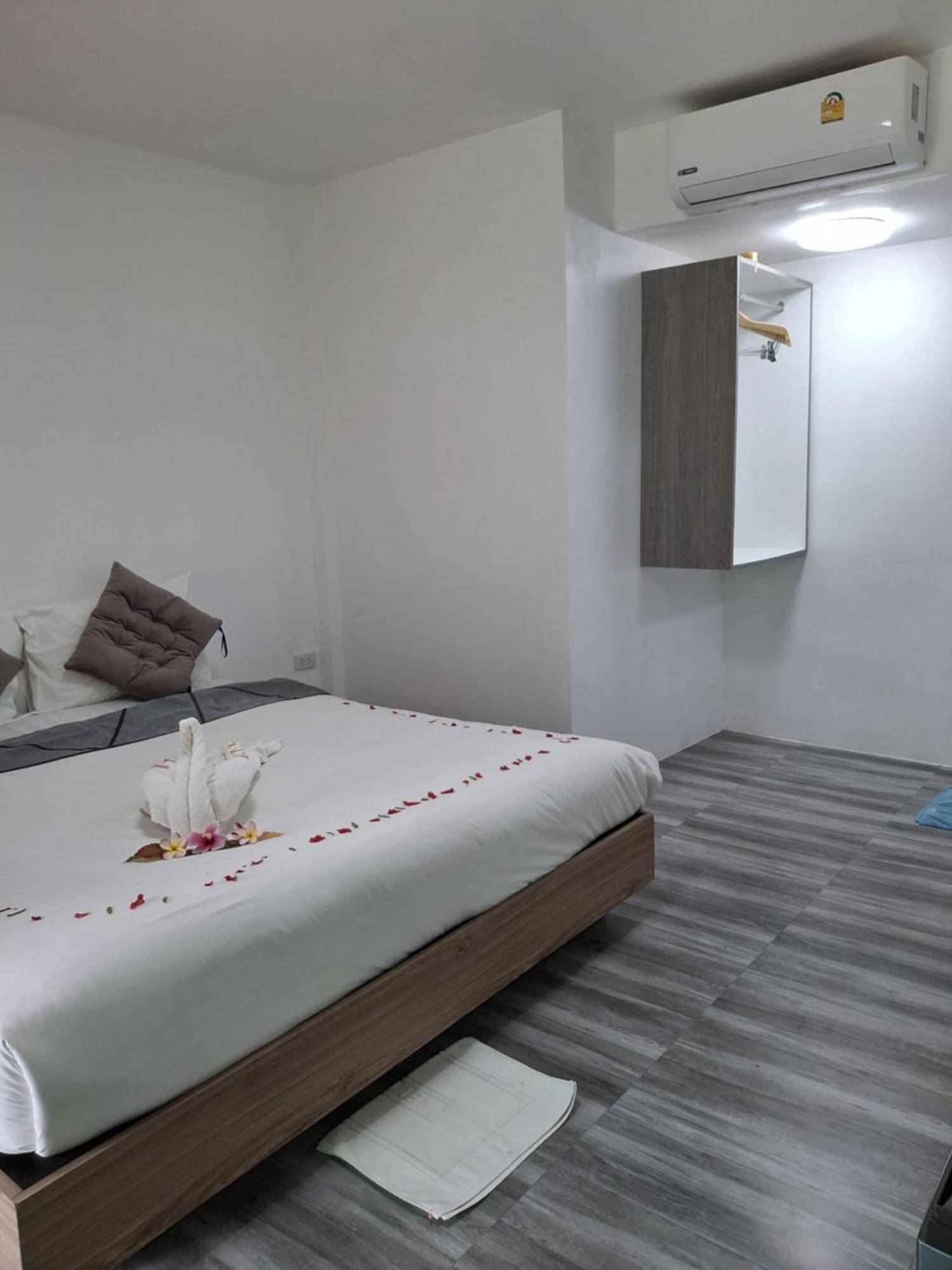 Phurin Thara Resort Koh Lanta Exterior foto